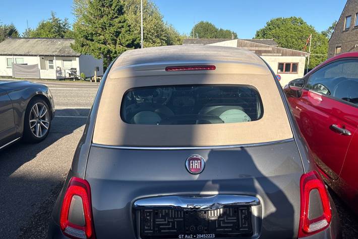 Grå Fiat 500C fra 2017