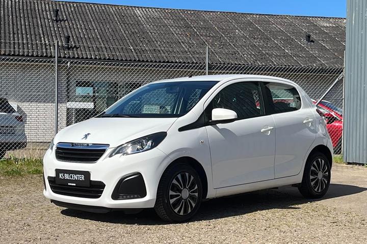 Hvid Peugeot 108 fra 2018 set udefra
