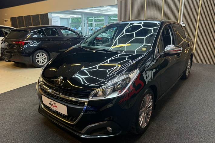 Sort Peugeot 208 fra 2017
