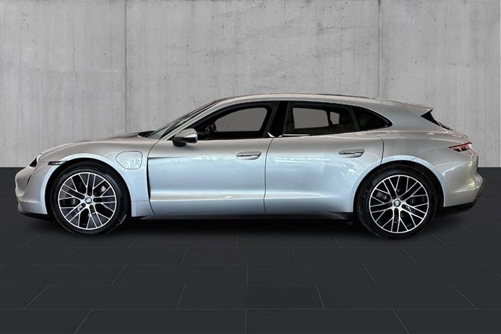 Sølv Porsche Taycan fra 2023