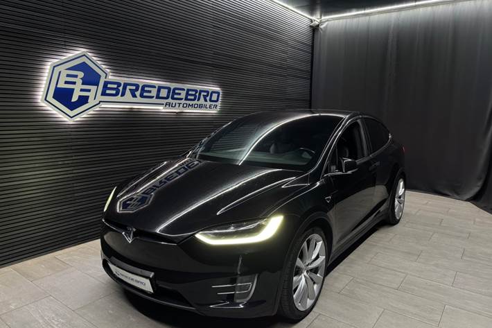 Sort Tesla Model X fra 2017