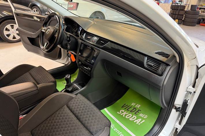 Hvid Skoda Rapid fra 2018