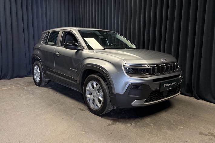 Grå Jeep Avenger fra 2025