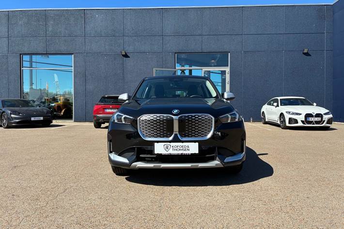 Sort BMW iX1 fra 2024
