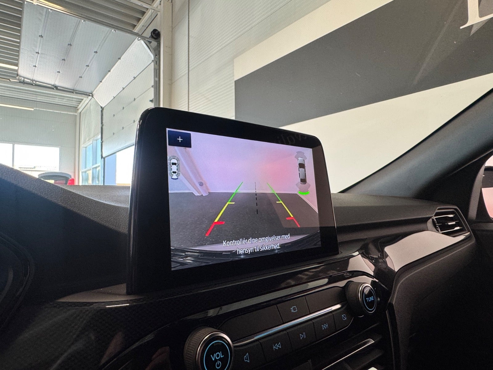 Grå Ford Kuga fra 2022
