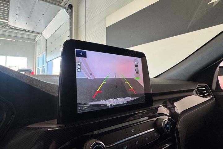 Grå Ford Kuga fra 2022