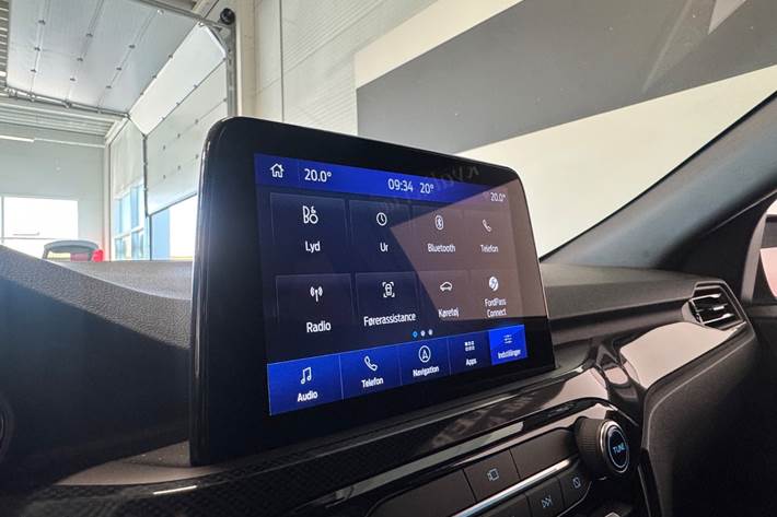 Grå Ford Kuga fra 2022