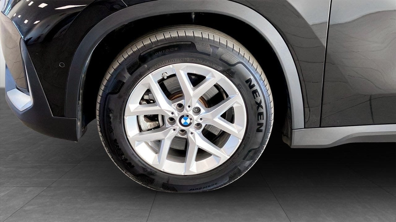Sort BMW iX1 fra 2023