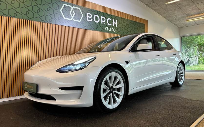 Tesla Model 3 RWD