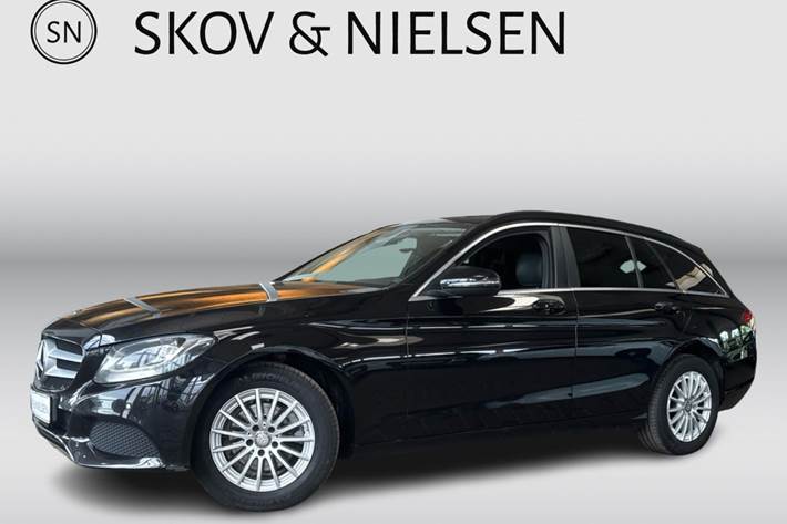 Sort Mercedes C220 d fra 2016 set udefra
