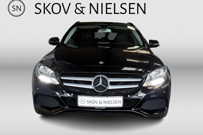 Sort Mercedes C220 d fra 2016
