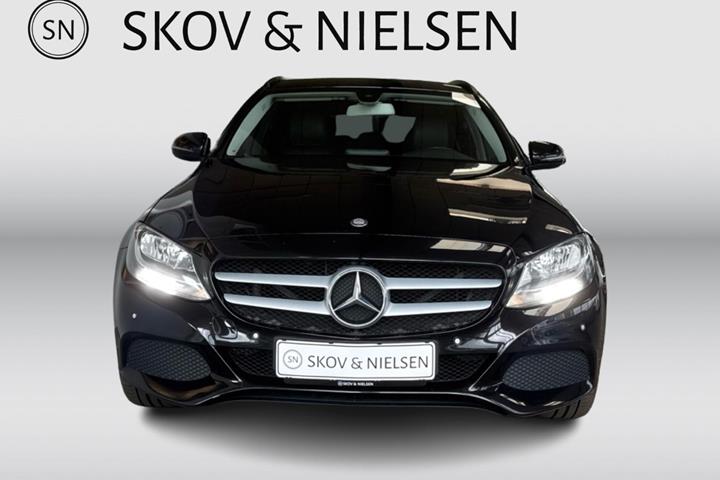 Sort Mercedes C220 d fra 2016