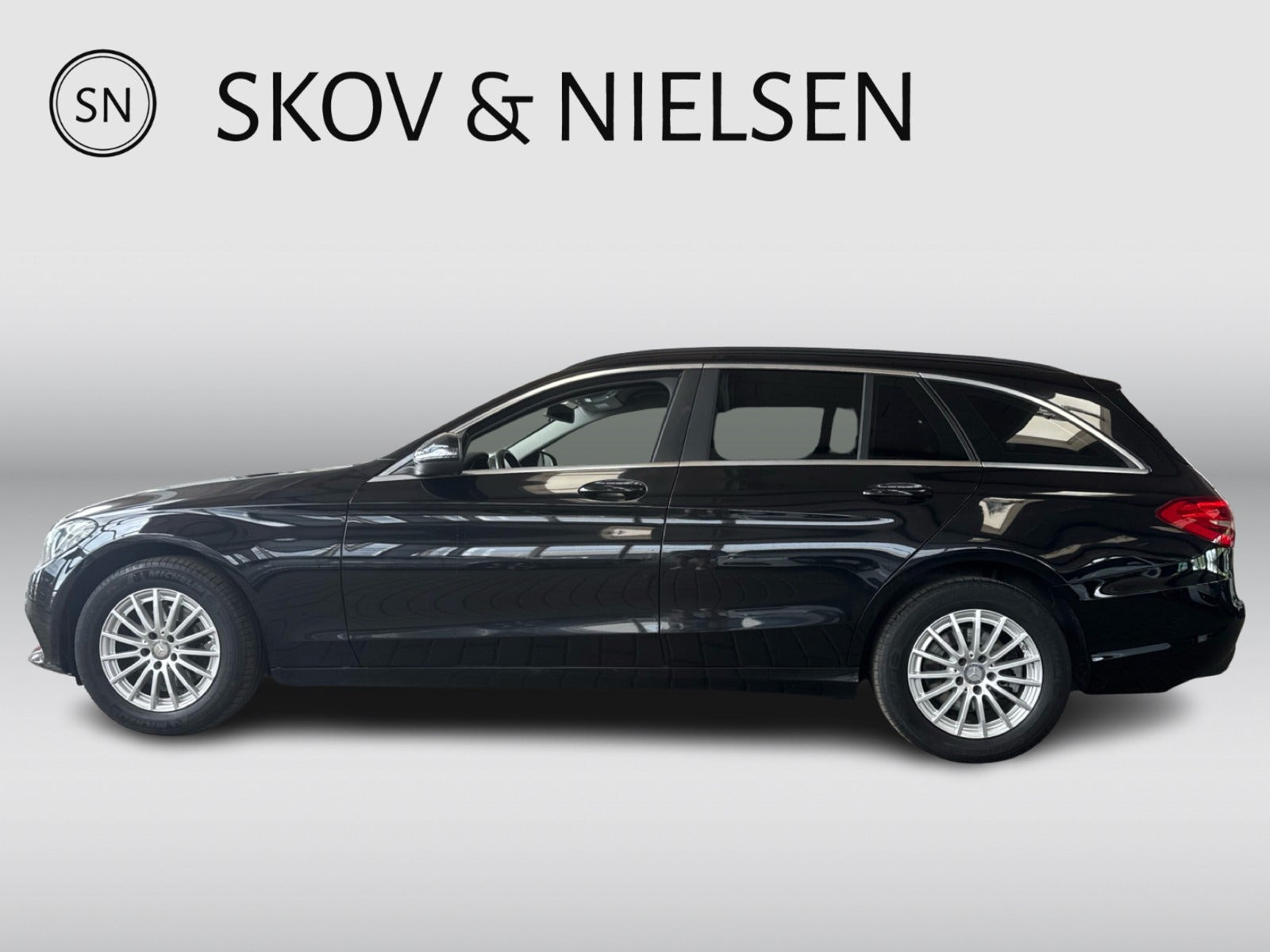 Sort Mercedes C220 d fra 2016