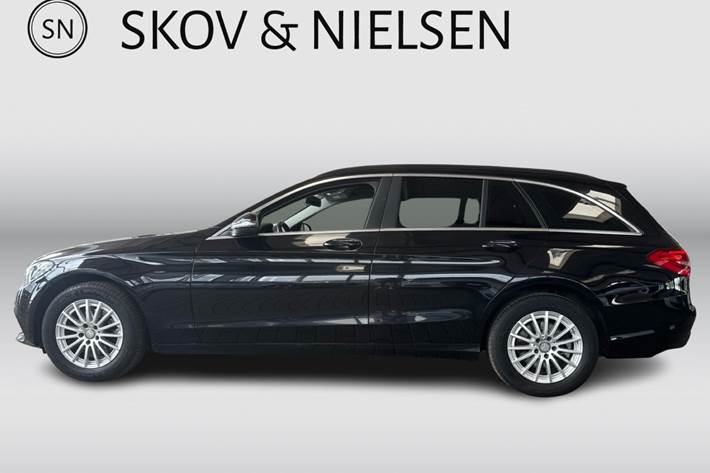 Sort Mercedes C220 d fra 2016