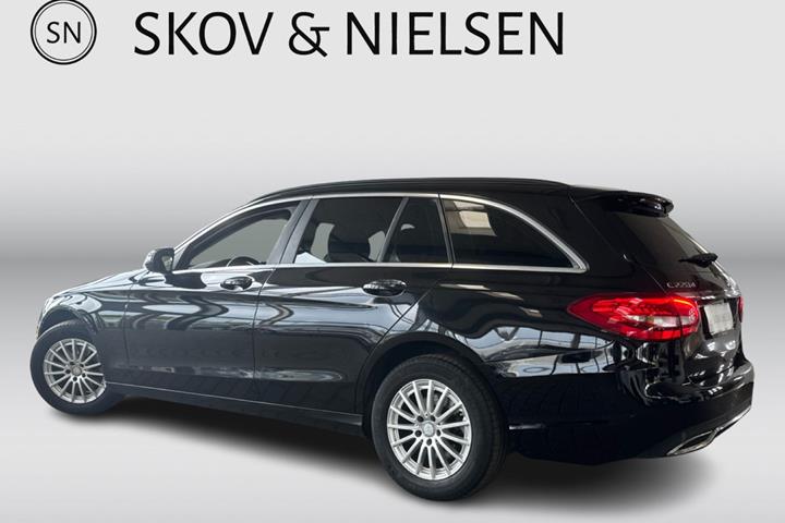 Sort Mercedes C220 d fra 2016