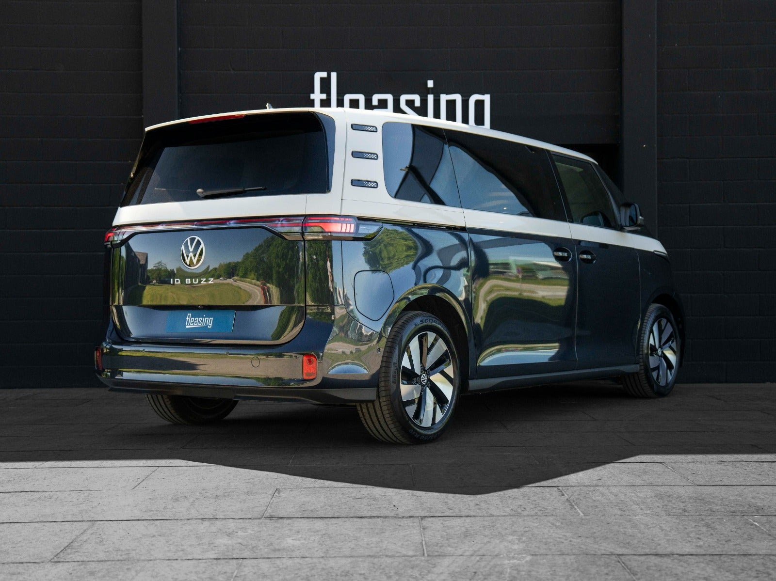 Blå VW ID.Buzz fra 2026