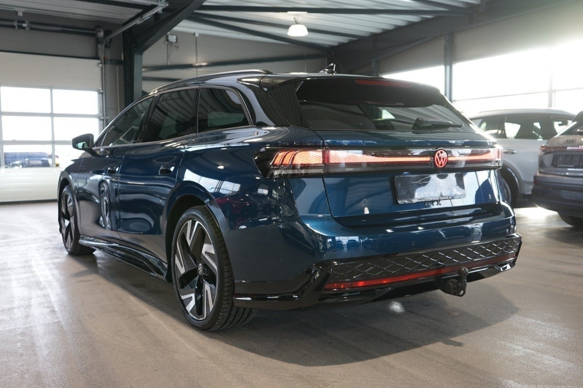 Blå VW ID.7 fra 2025