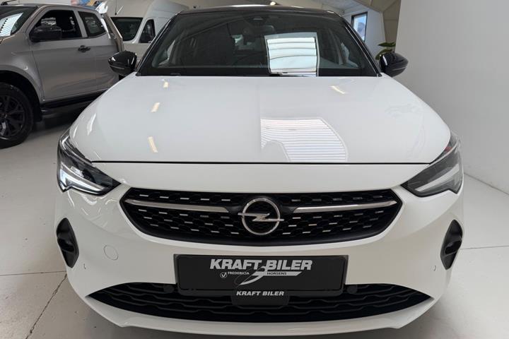 Hvid Opel Corsa fra 2023