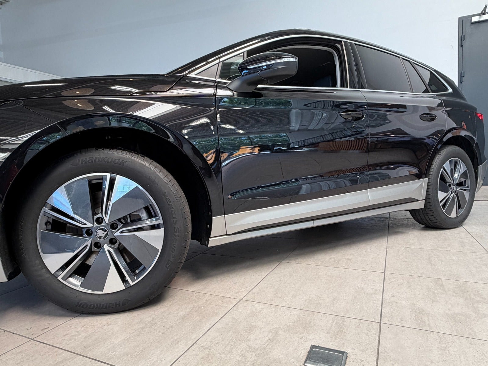 Sort Skoda Enyaq fra 2026