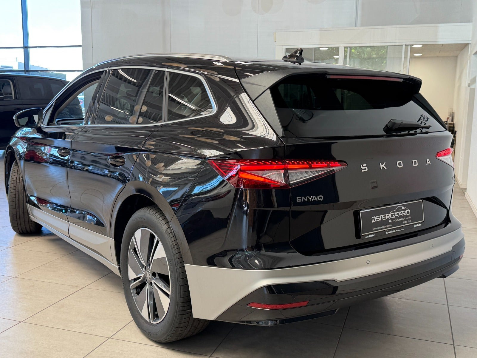 Sort Skoda Enyaq fra 2026