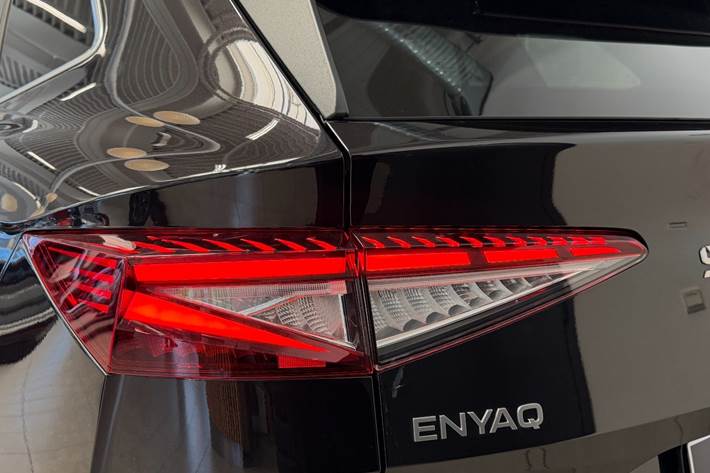 Sort Skoda Enyaq fra 2026