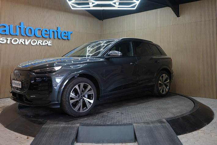 Grå Audi Q6 e-tron fra 2025