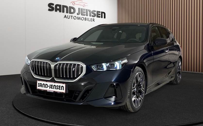 BMW i5 eDrive40 Touring Fully Charged M-Sport