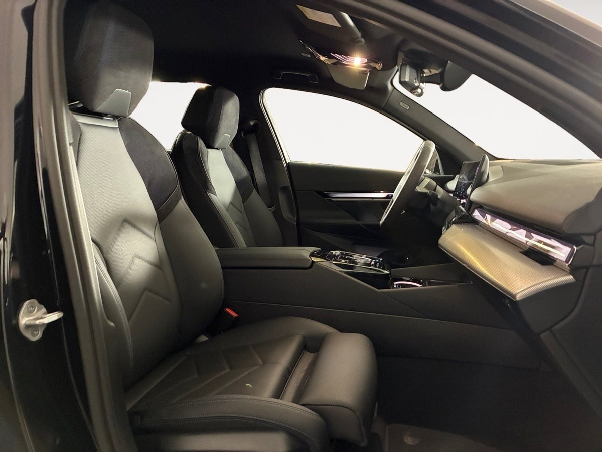 Sort BMW i5 fra 2026