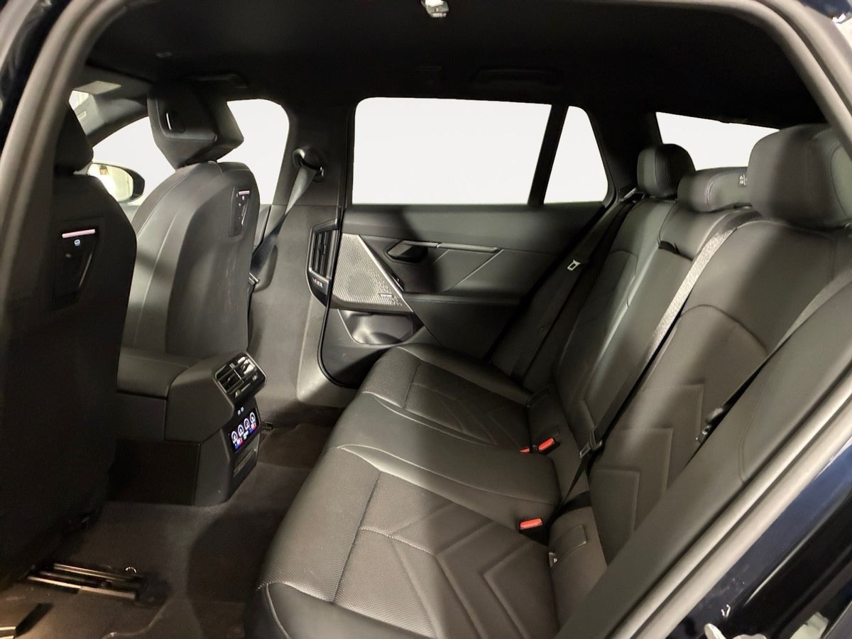 Sort BMW i5 fra 2026