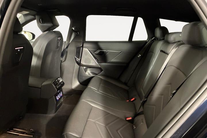 Sort BMW i5 fra 2026