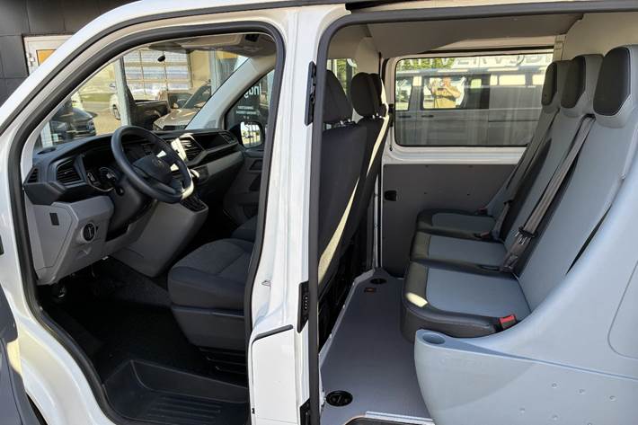 Hvid VW Transporter fra 2022