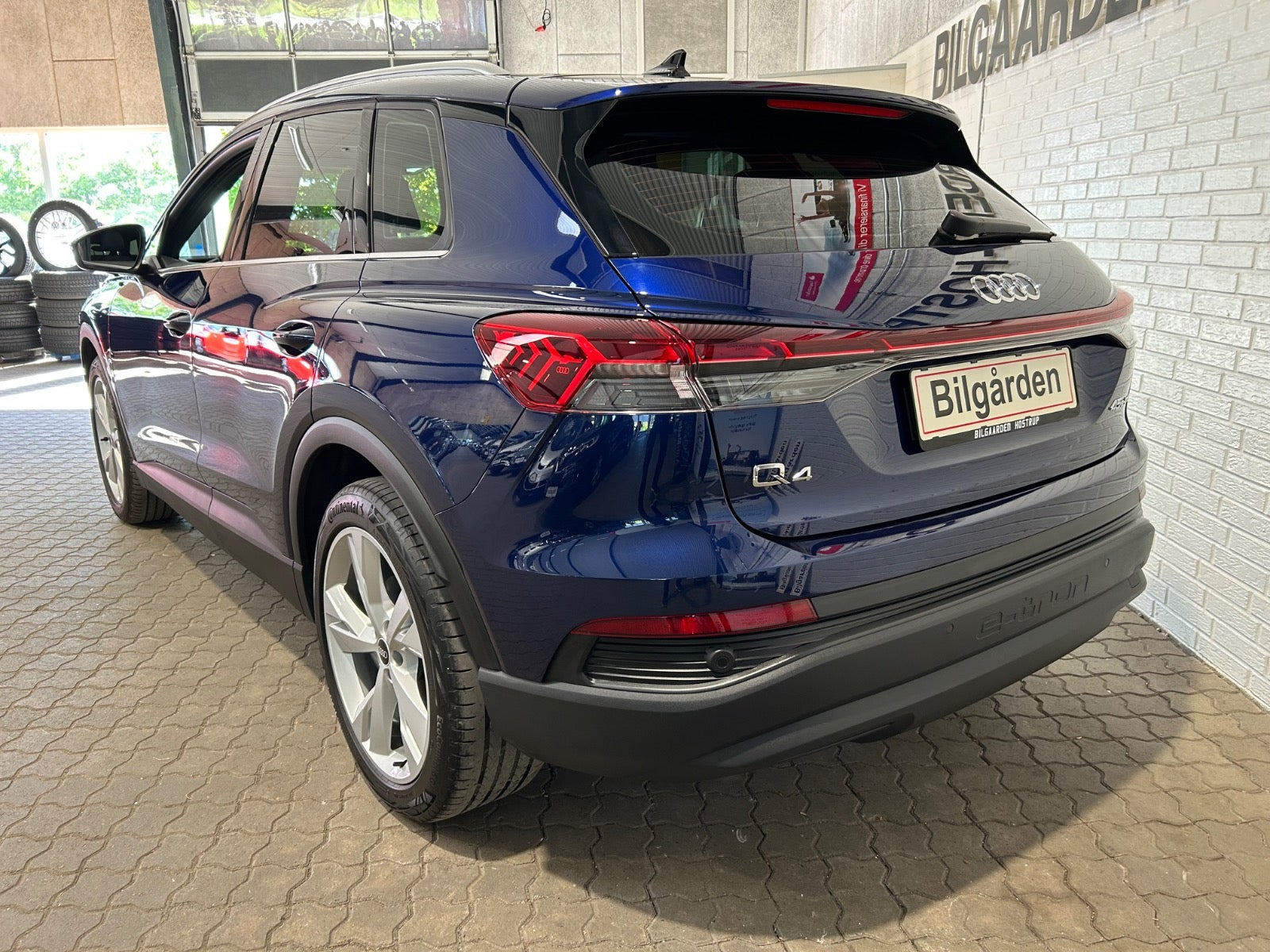 Blå Audi Q4 e-tron fra 2025