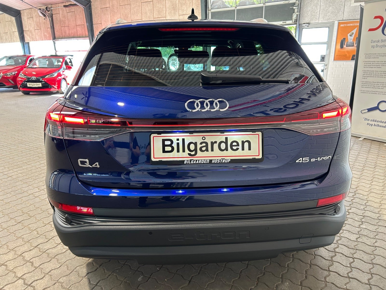 Blå Audi Q4 e-tron fra 2025
