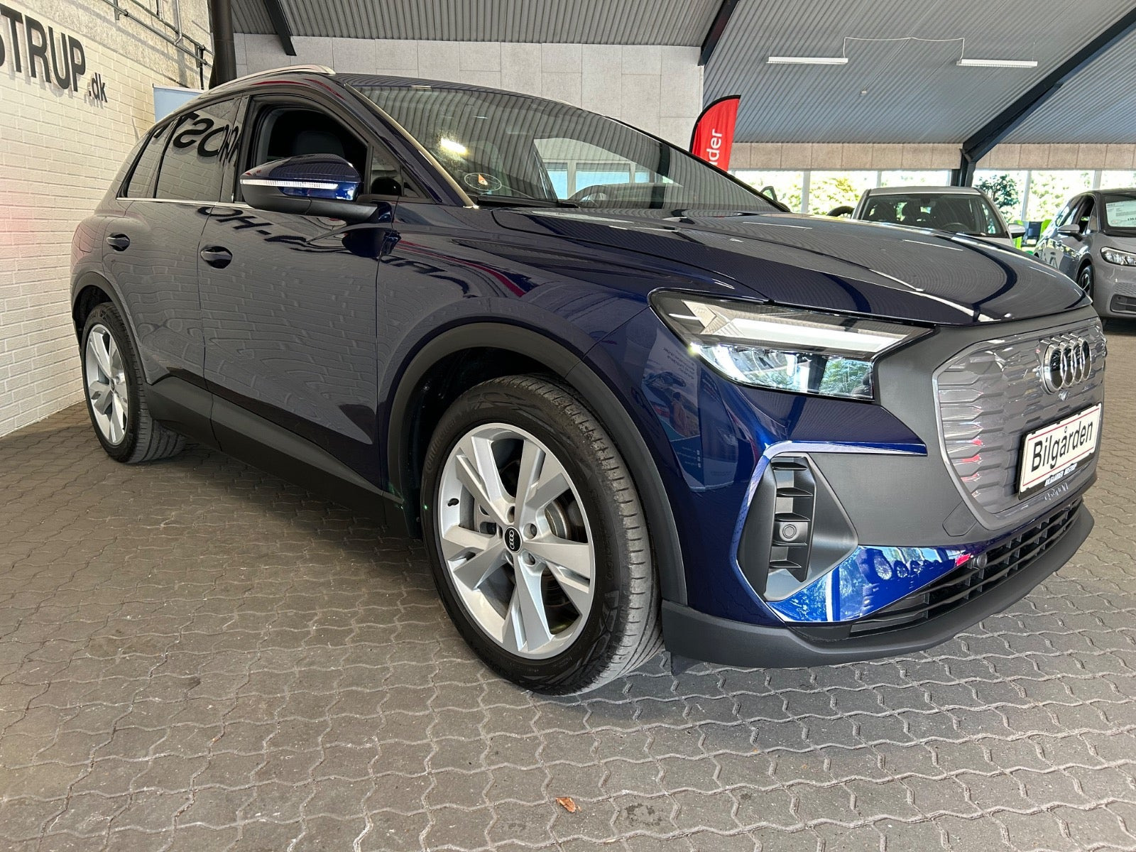 Blå Audi Q4 e-tron fra 2025