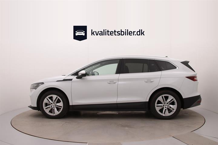 Hvid Skoda Enyaq fra 2022