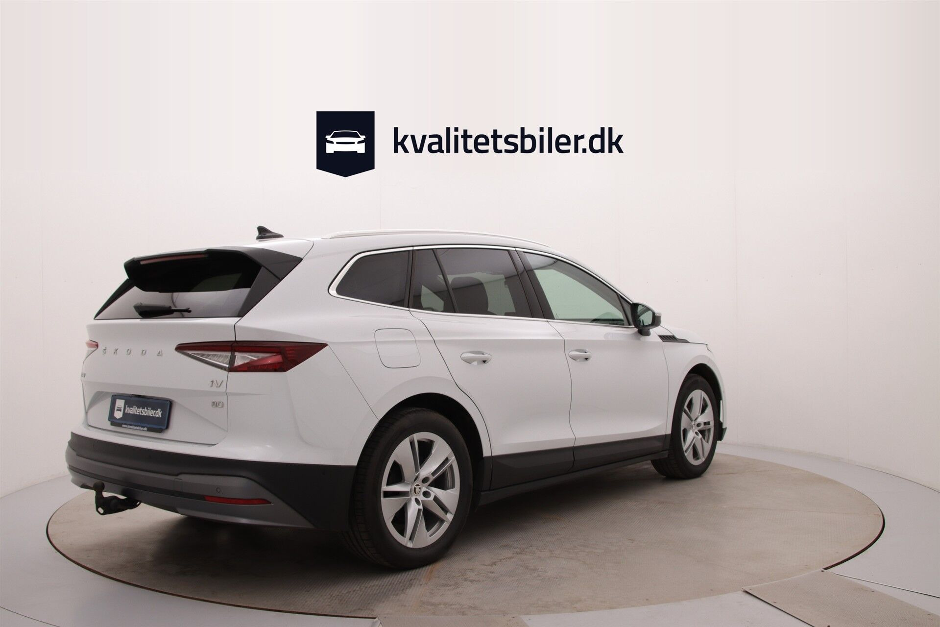 Hvid Skoda Enyaq fra 2022