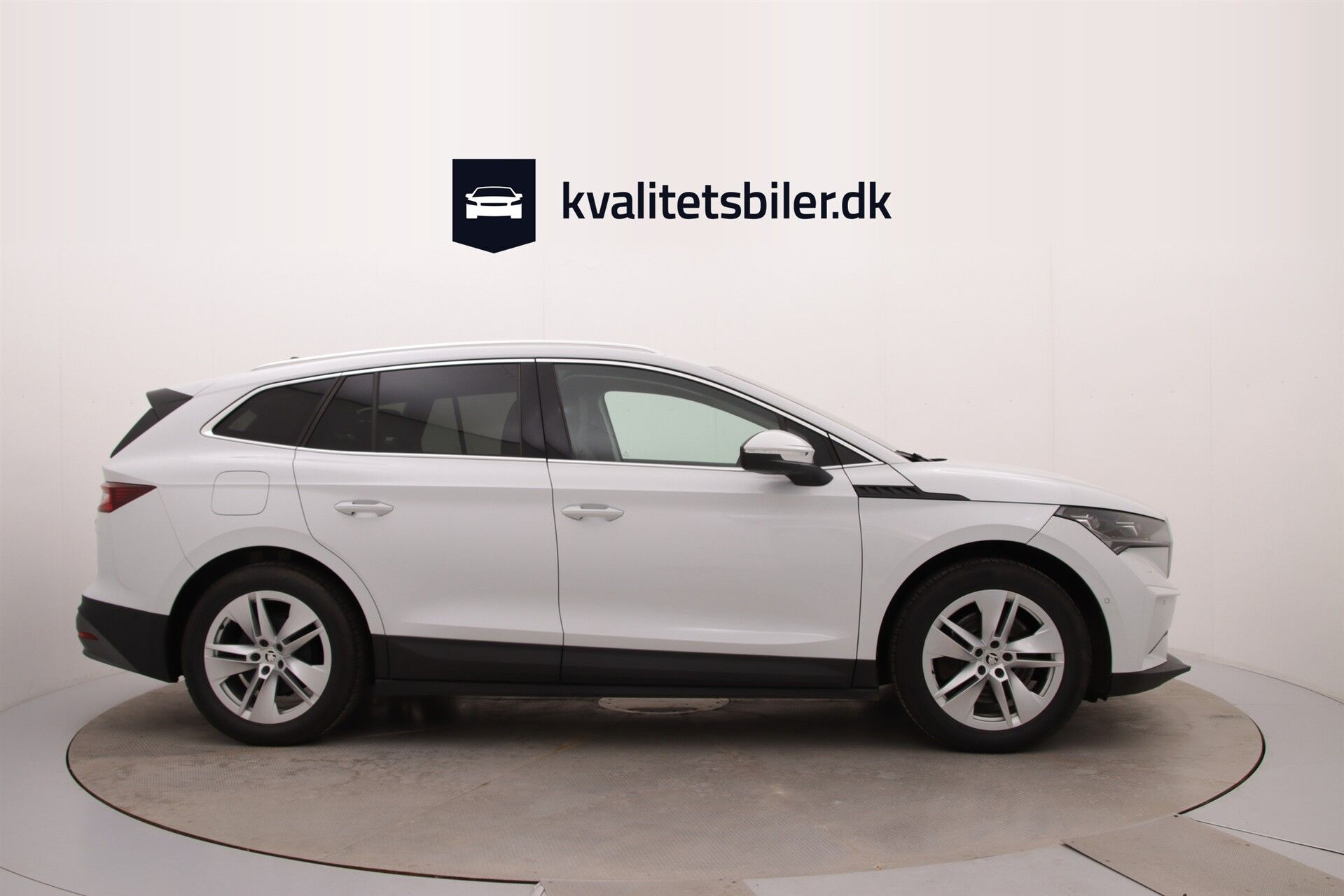 Hvid Skoda Enyaq fra 2022