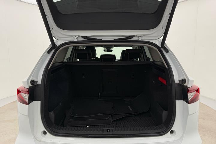 Hvid Skoda Enyaq fra 2022