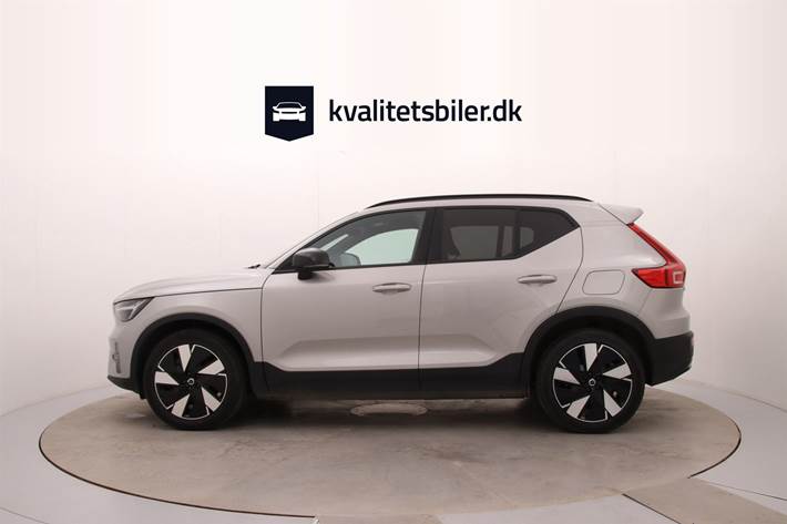 Sølv Volvo XC40 fra 2023