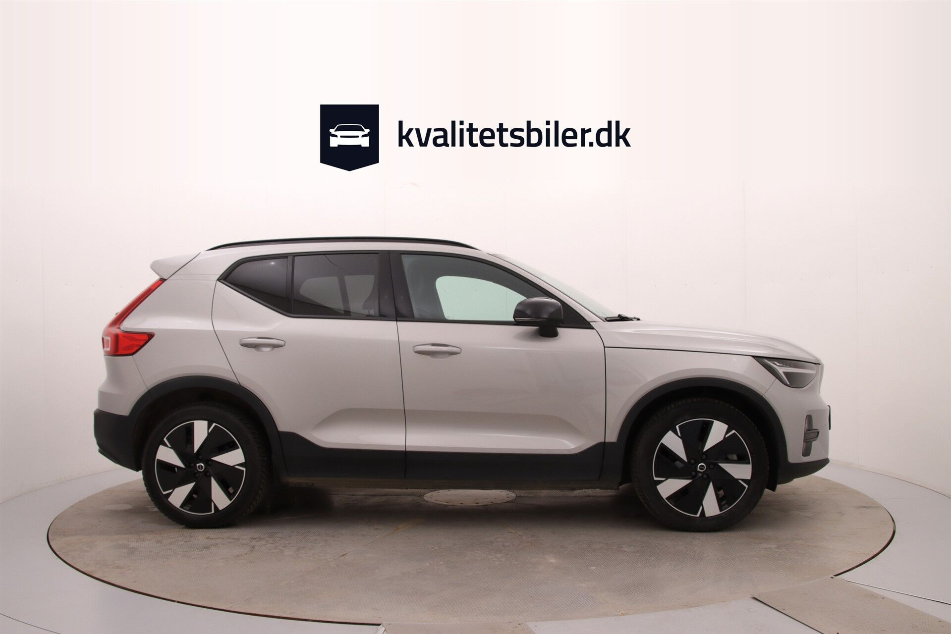 Sølv Volvo XC40 fra 2023