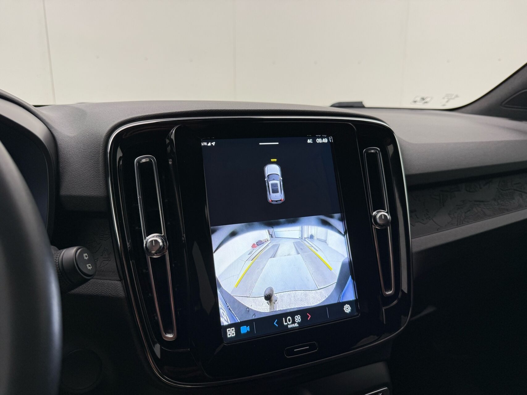 Sølv Volvo XC40 fra 2023