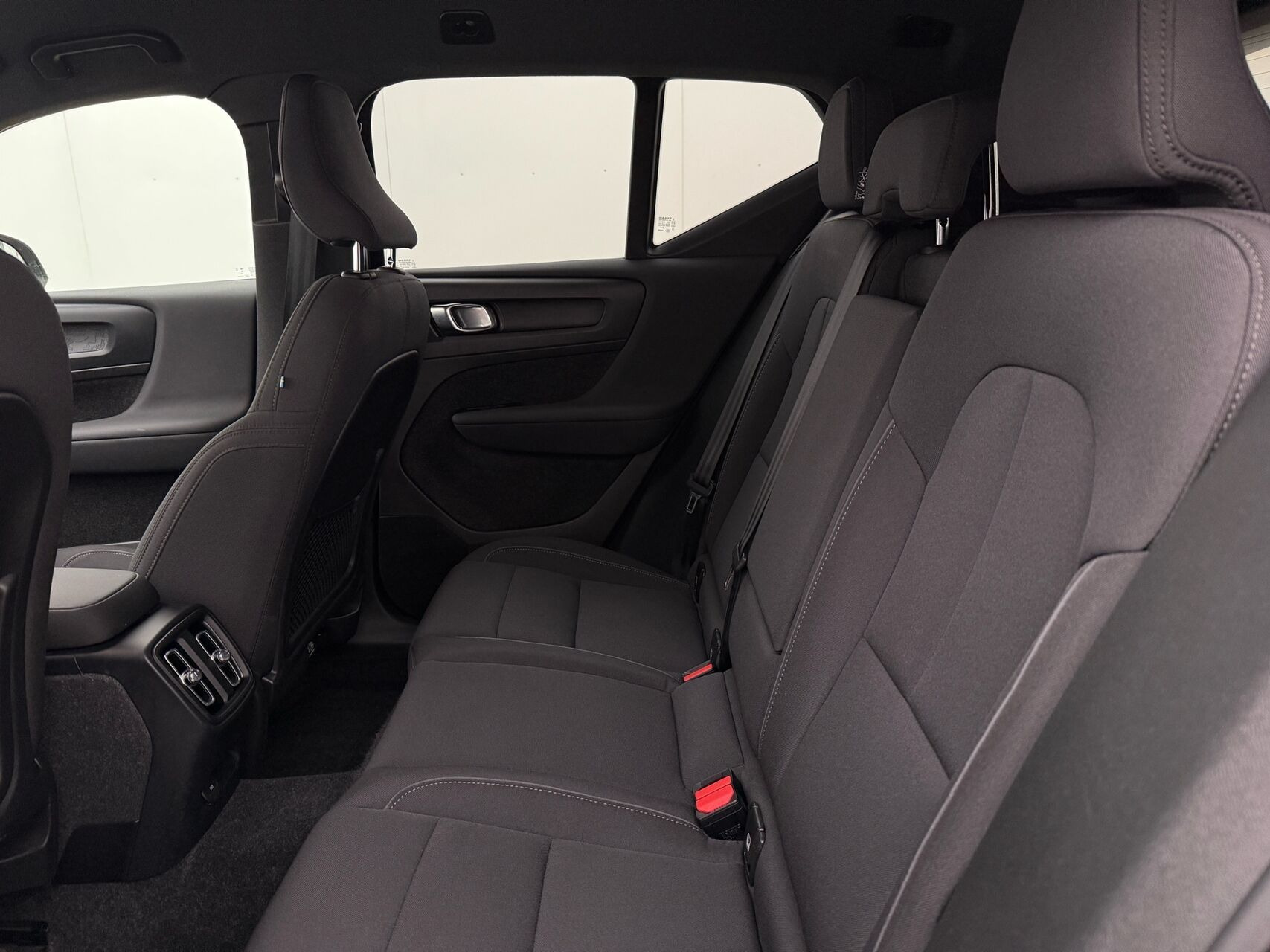 Sølv Volvo XC40 fra 2023