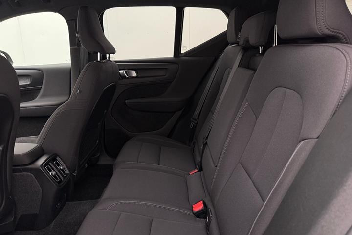 Sølv Volvo XC40 fra 2023