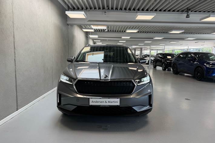Grå Skoda Enyaq fra 2022
