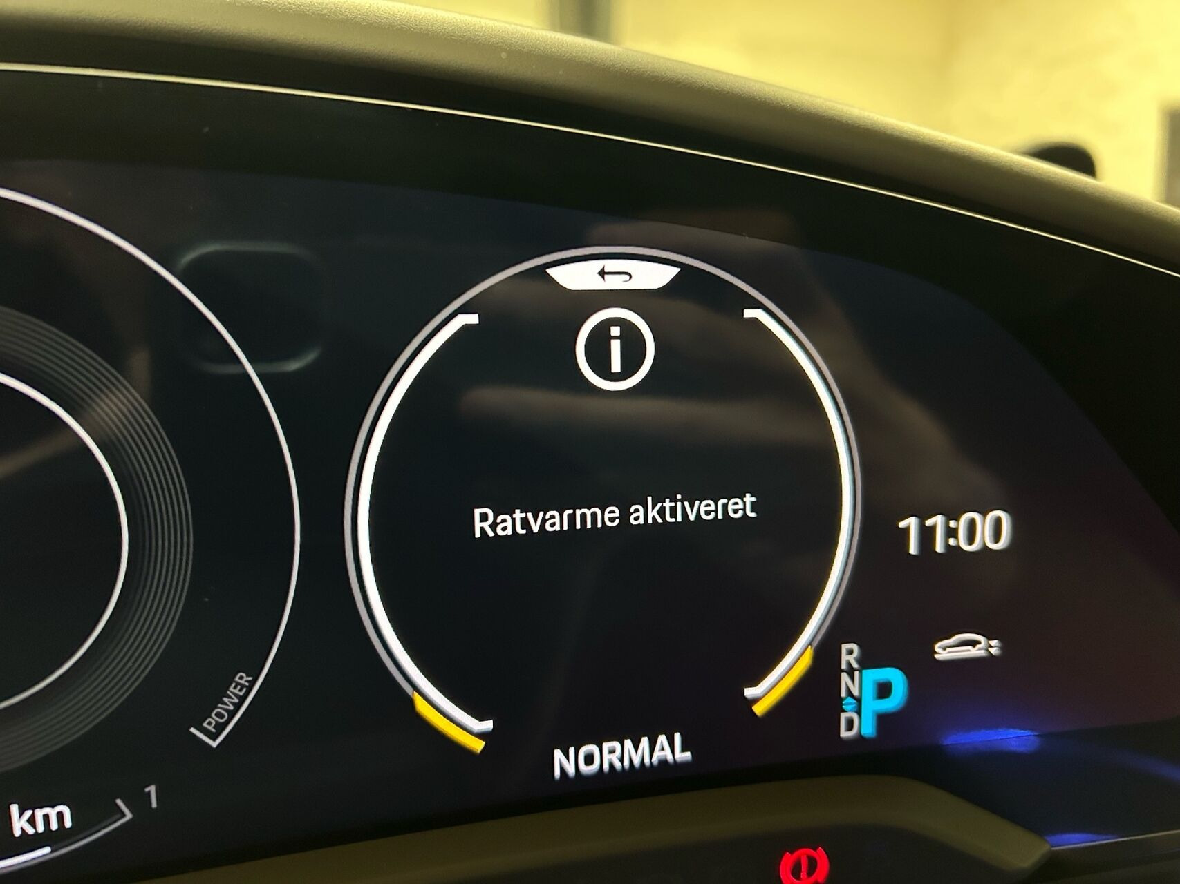 Hvid Porsche Taycan fra 2023