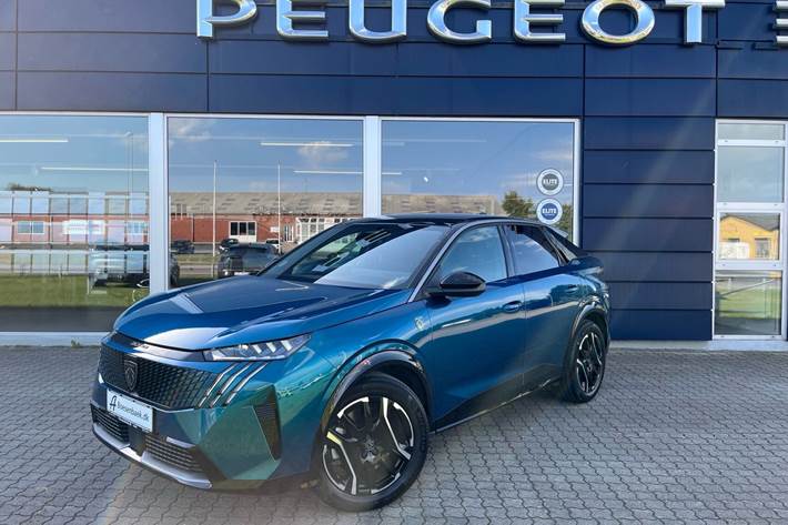 Blå Peugeot e-3008 fra 2025