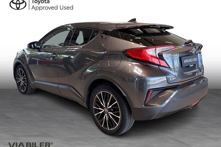 Grå Toyota C-HR fra 2018