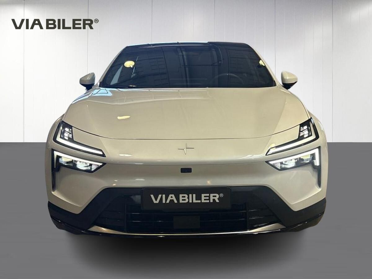 Hvid Polestar 4 fra 2026