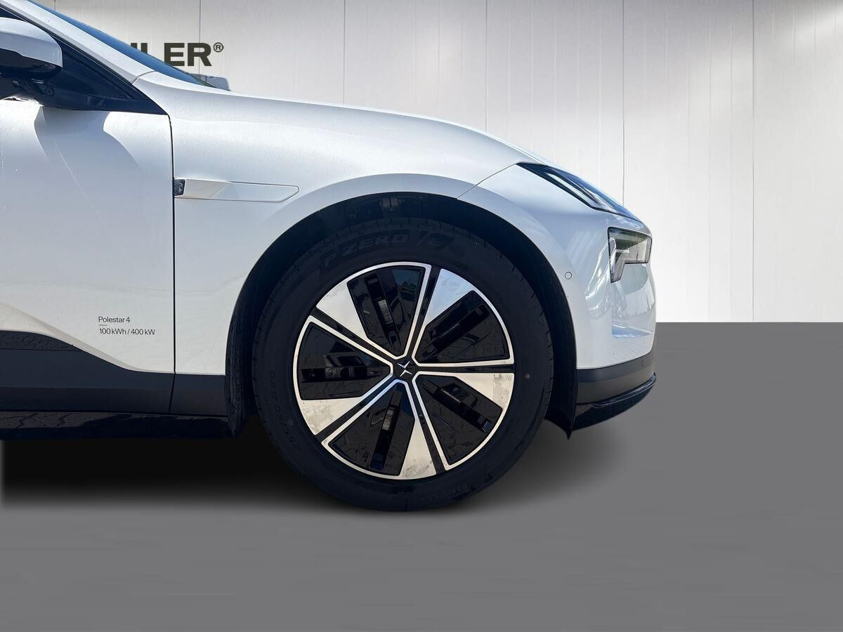 Hvid Polestar 4 fra 2026