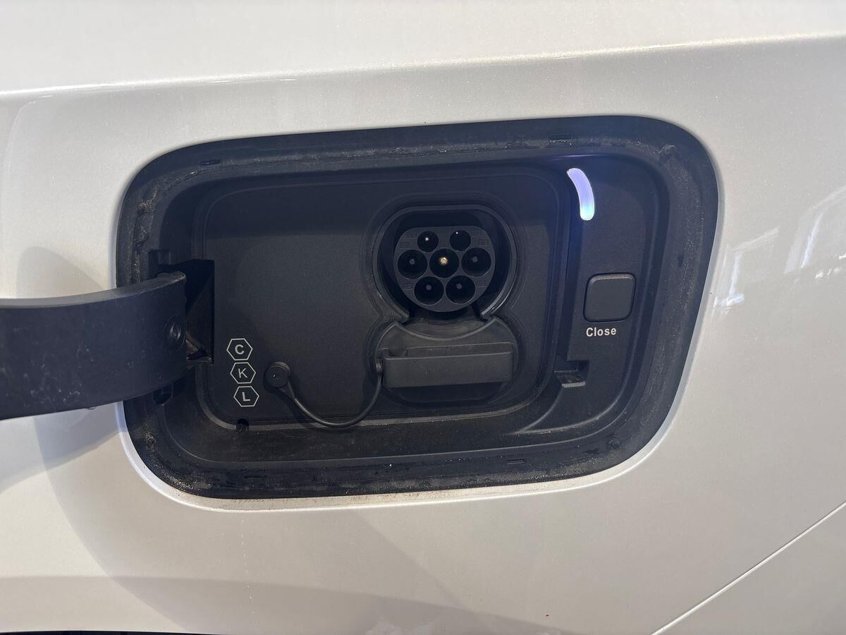 Hvid Polestar 4 fra 2026